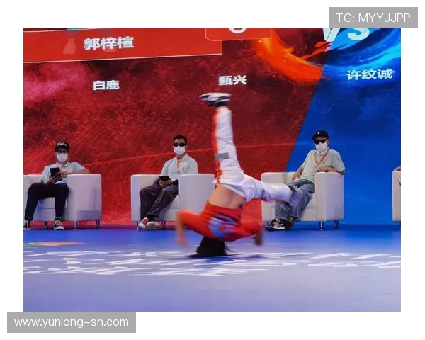 武汉街舞队荣登全国灵活性排行榜第七名展现出色舞技与团队实力 武汉街舞队荣登全国灵活性排行榜第七名展现出色舞技与团队实力