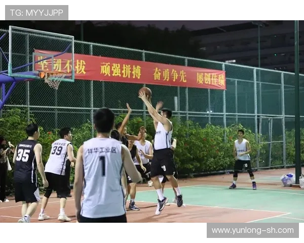深圳篮球队的拼搏历程与邀请赛的荣耀之路
