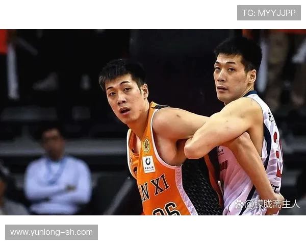 任骏飞领衔球队奋战新赛季展现篮球才华与团队精神的决心与信念