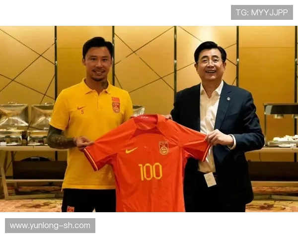 国足对阵韩国黄健翔激情解说引发球迷热议与期待