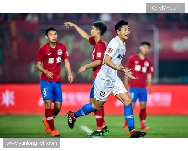 建业队迎战天津泰达全力争胜展现球队实力与斗志