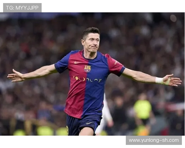 莱万领衔新赛季挑战，期待在绿茵场上再创辉煌成就与传奇瞬间