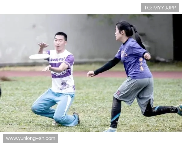 飞盘竞技的魅力:深入了解重庆飞盘队的耐力与团队精神