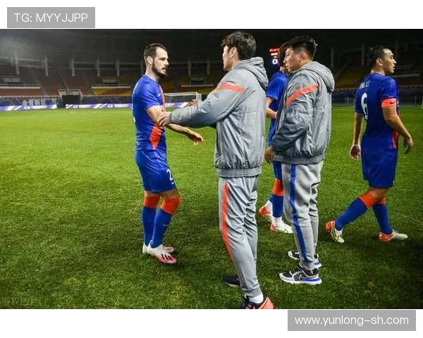 上海排球队团队协作引发热议球迷对战术配合与球员默契的看法探讨