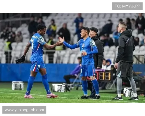 上海足球队的速度变革引发热议助力球队崛起与发展新篇章 上海足球队的速度变革引发热议助力球队崛起与发展新篇章